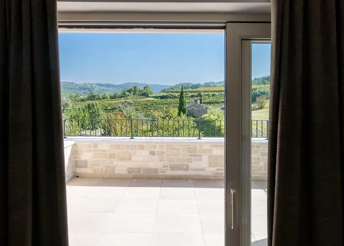 Andolini Villa *