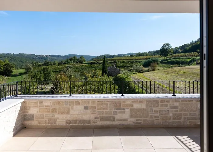 Andolini Villa *